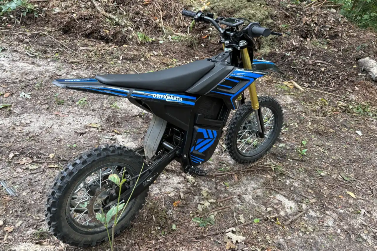 Oryxearth VRME1000-5 electric dirt bike during hands-on testing